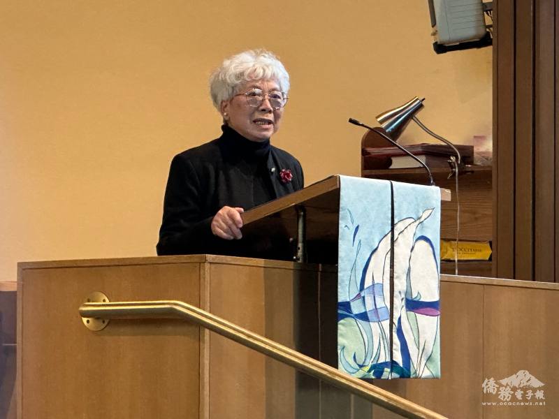 金齡大學校長闕雅美致詞介紹畢業生