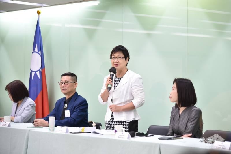 徐佳青肯定海內外傑出臺商企業的創業成就