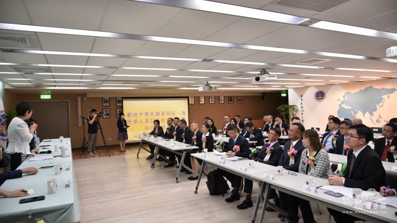 創業楷模及創業相扶獎得獎人拜會僑委會，交流熱絡