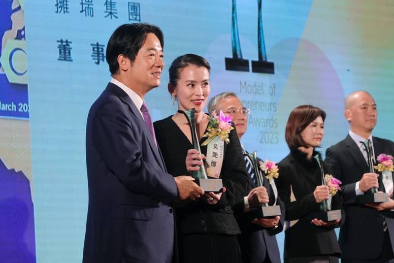 賴清德副總統28日下午出席「中華民國第46屆、海外華人第32屆創業楷模暨創業相扶獎頒獎典禮」