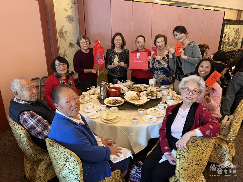 志工開心獲得抽獎