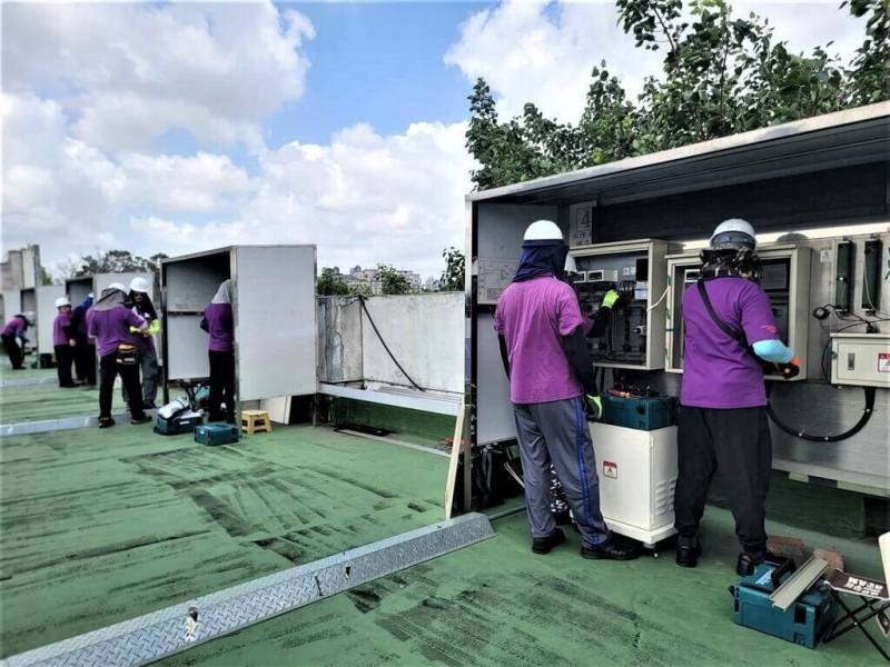 勞動部勞動力發展署中彰投分署開辦太陽能光電應用系統技術班，精進學員太陽能光電系統設計實務及監控系統安裝等技術，結訓後提升就業率。（中彰投分署提供）