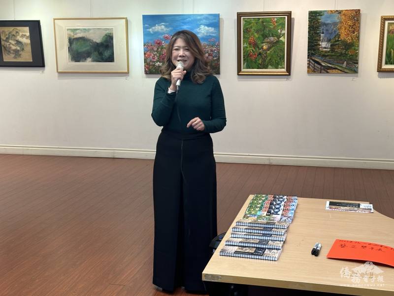 歐文端致詞感謝貴賓參加開幕茶會