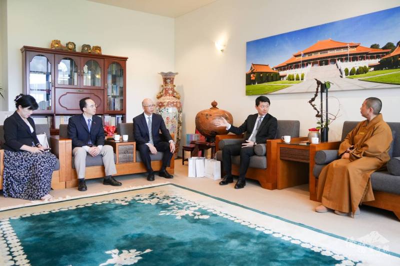 滿可法師介紹南天寺推動各項文化交流推廣活動