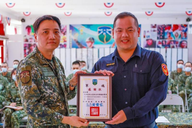 陸軍步兵第257旅日前邀請嘉義縣民雄分局大美派出所曹警員針對「酒駕防制」等主題進行宣教。（陸軍第十軍團提供）