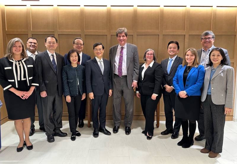 美國國務院主管經濟成長、能源及環境次卿費南德茲（Jose W. Fernandez）、經濟部政務次長陳正祺及美國在台協會（AIT）執行理事藍鶯（Ingrid Larson）與相關同仁自華府端與會。