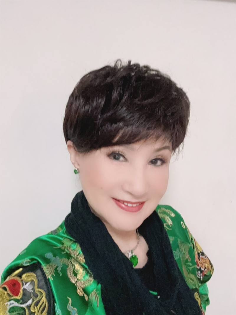 國家文藝獎名單11日揭曉，表演藝術家陳鳳桂（小咪）獲獎。藝名為小咪的陳鳳桂演藝生涯超過一甲子，專注精進戲曲表演，不論傳統或新創戲曲均有嘗試。（陳鳳桂提供）