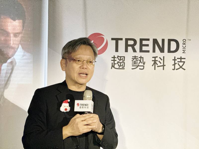 趨勢科技台灣區總經理洪偉淦11日公布2024年資安年度預測報告指出，生成式AI（人工智慧）能帶來轉型動能的突破性技術，不僅成為企業競爭的基本籌碼，也成為駭客攻擊的新型武器。
