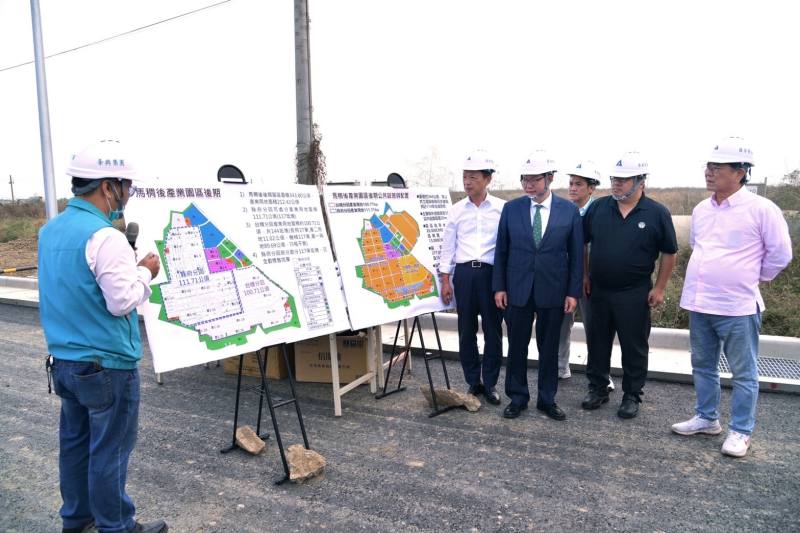 行政院副院長鄭文燦視察馬稠後產業園區