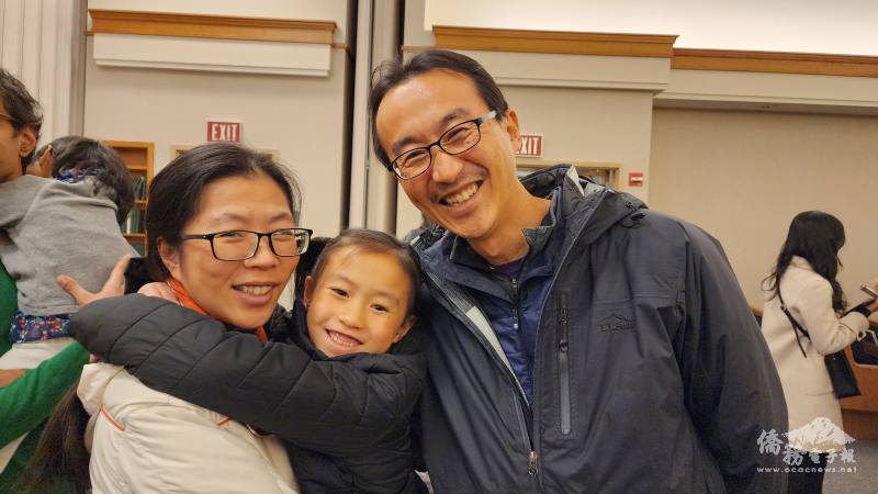 布魯克蘭鎮鎮議員王力遠全家來捧場