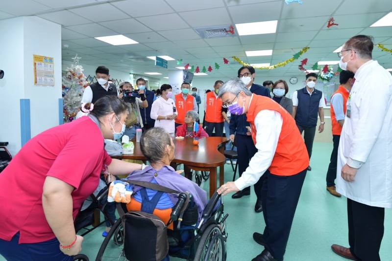 陳院長12日視察衛生福利部旗山醫院長期照護大樓
