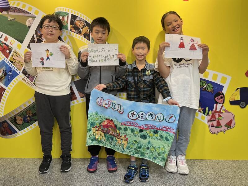 第15屆信誼兒童動畫獎16日在台北舉辦頒獎典禮，由呂昊恩、高杰右、陳品伊、張詠植、張項荃創作作品「遶境了來吃西瓜」，透過孩子的視角闡述民間信仰文化和人情味，榮獲兒童組特優肯定。