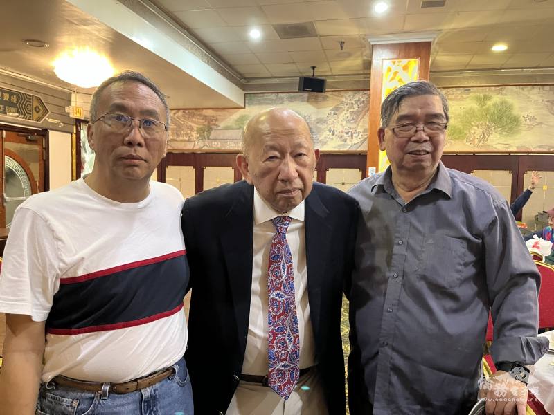 主席陳榮良（中）、副主席余鶴翔（右）、林文煥（左）
