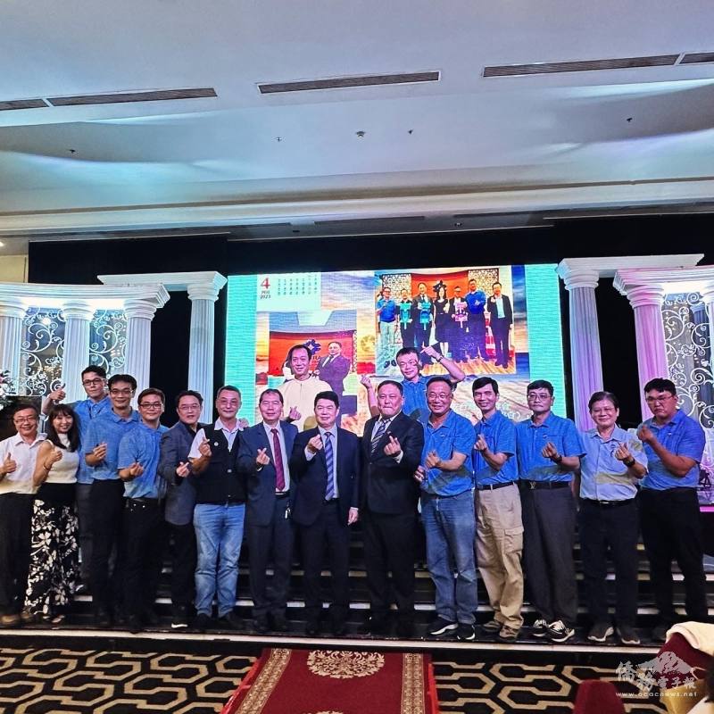 駐胡志明市辦事處處長韓國耀感謝隆安臺商會理事們精心設計豐富的節目