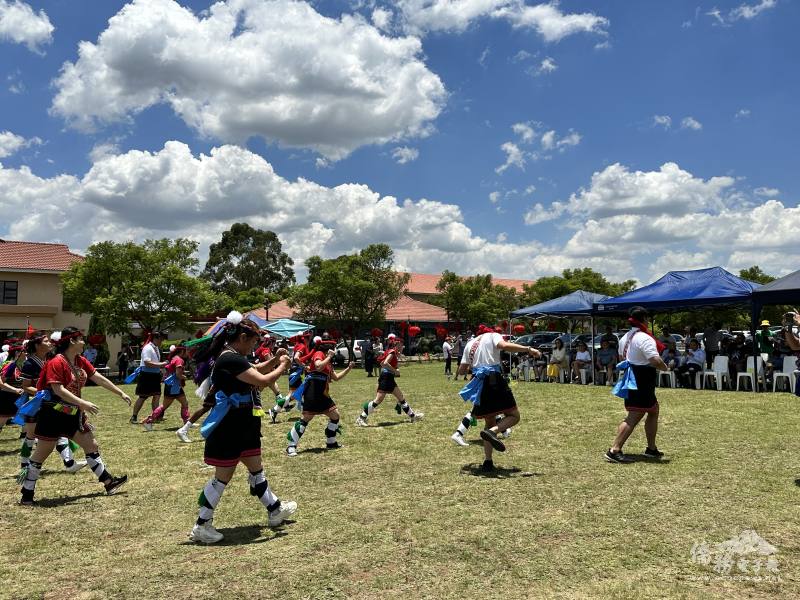 臺灣原住民豐年祭舞蹈表演