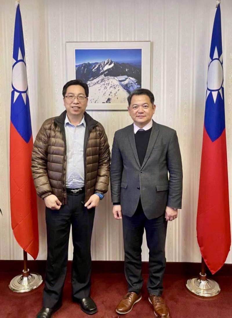 紀欽耀會晤中華電信美國子公司總經理楊文彰