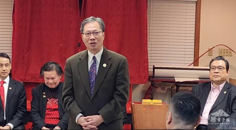 紐英崙中華公所主席雷國輝表示胡國新為僑社貢獻良多