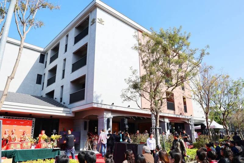 台南市安平區觀光景點多，旅宿業密集度高，鄰近安平樹屋暨原德記洋行的新旅館「綉溪安平」飯店21日開幕（台南市政府提供）