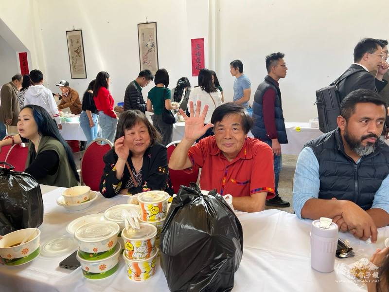 人在異鄉能嚐故鄉味，僑胞們皆感暖心