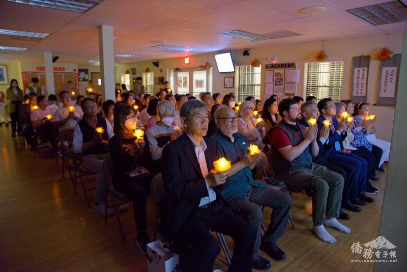 會場進行燈燈相續祈福活動情形