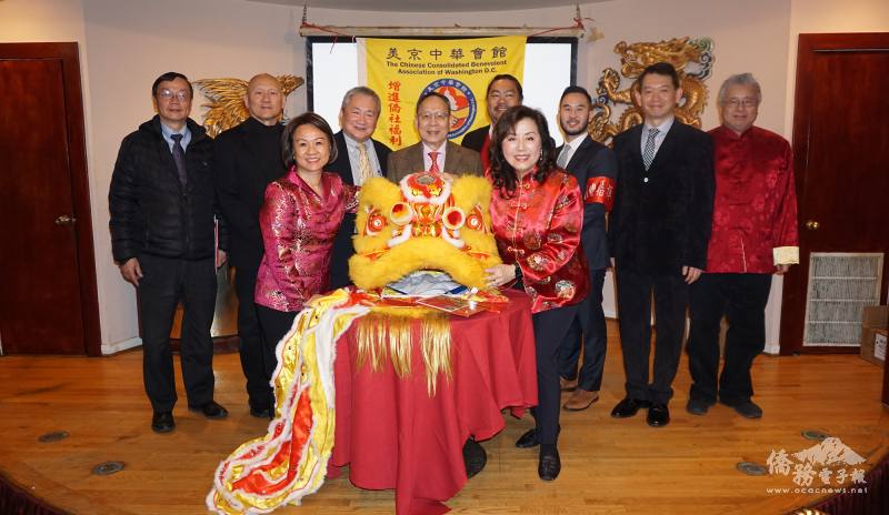 主辦單位和贊助單位代表合影