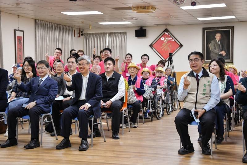 行政院長陳建仁參訪財團法人樹河社會福利基金會附設臺灣省私立悠然山莊安養中心