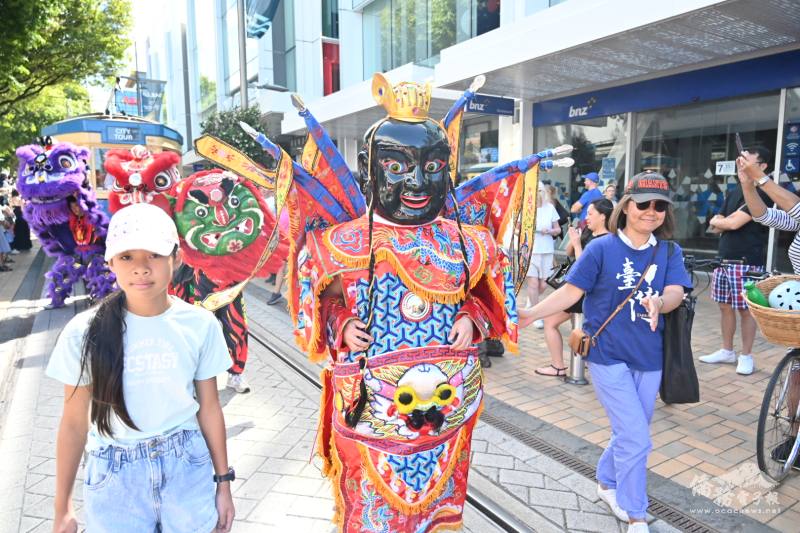 吸睛的三太子與臺灣舞獅