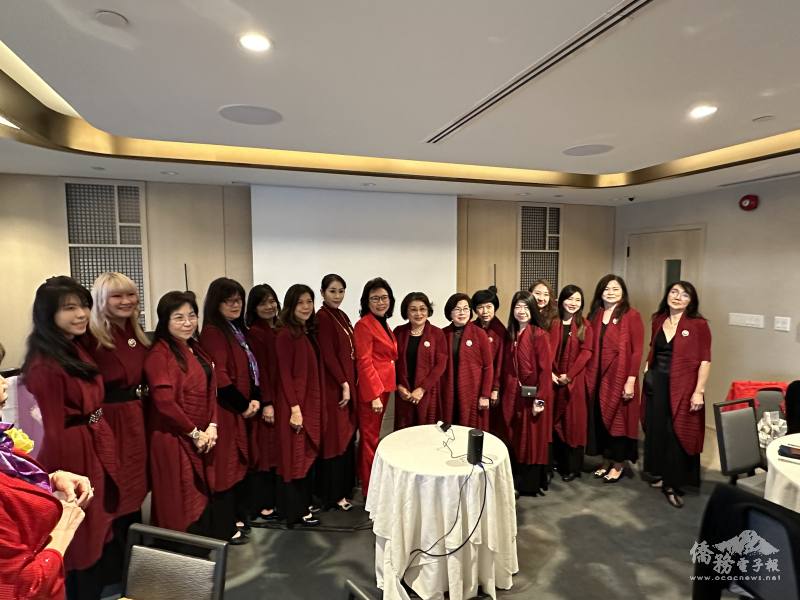 世界華人工商婦女企管協會溫哥華分會第12屆理監事合影