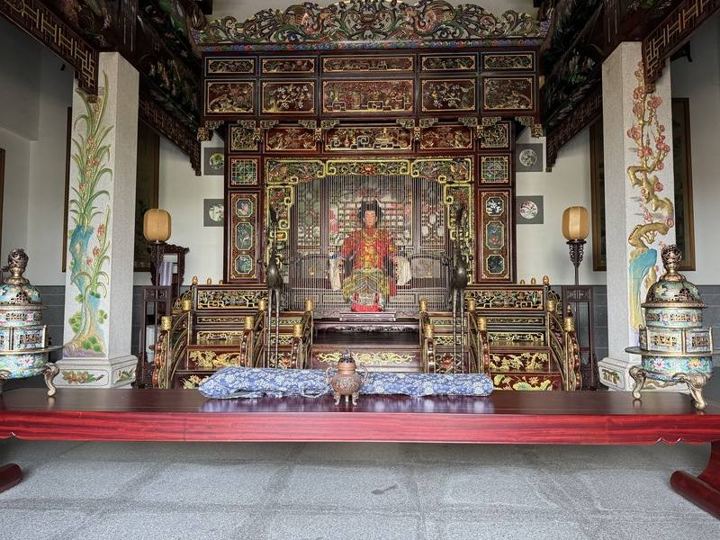 占地超過2公頃的雲林虎尾持法媽祖宮以不同形式述說媽祖一生，其中梳妝樓園區（圖）藉人文元素營造靈性空間，每年僅大年初一至初四對外開放。