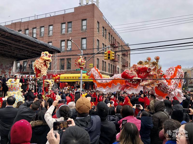 布祿崙華人協會於大年初二在紐約布魯克林第八大道封街舉辦慶祝春節活動