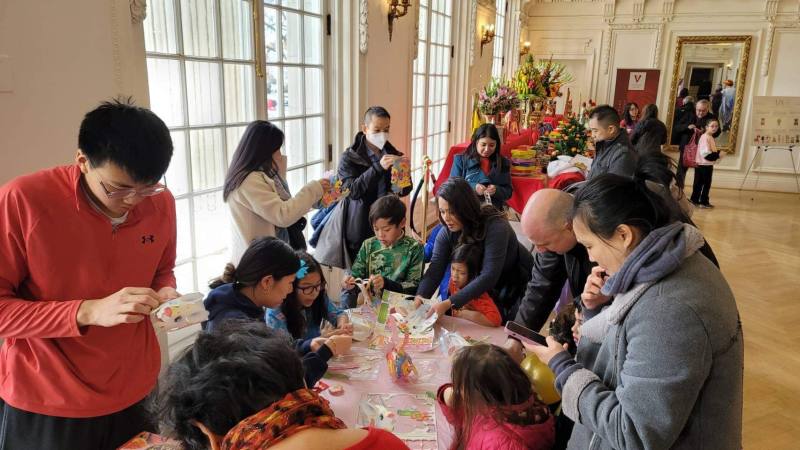 Kids are enjoying making paper lanterns and sky lanterns