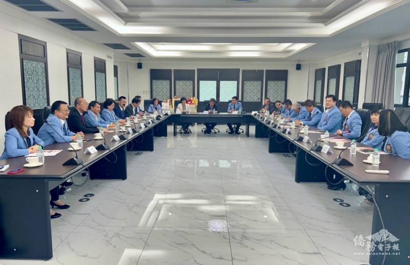 駐泰國代表處大使張俊福與臺商總會總會長陳漢川一行座談