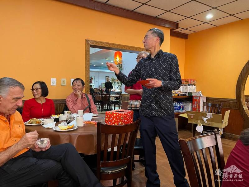 The luncheon was hosted by President Daniel Lee and included a lottery where everyone won a prize (provided by Yuhhsu Pan)