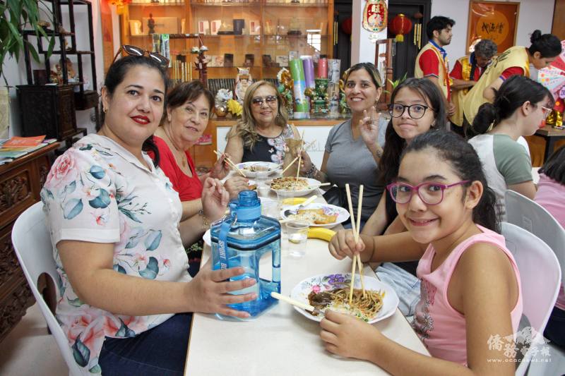 當地居民熱愛中式素食盛宴