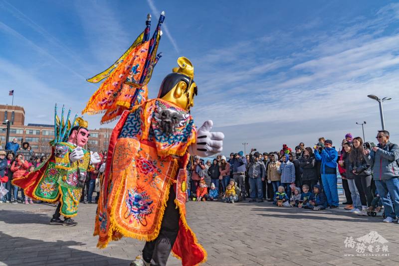 嘻哈風的FASCA電音三太子的表演最吸睛。造型酷炫的兩尊三太子，在電音舞曲的催化下，展現臺式電音魔力