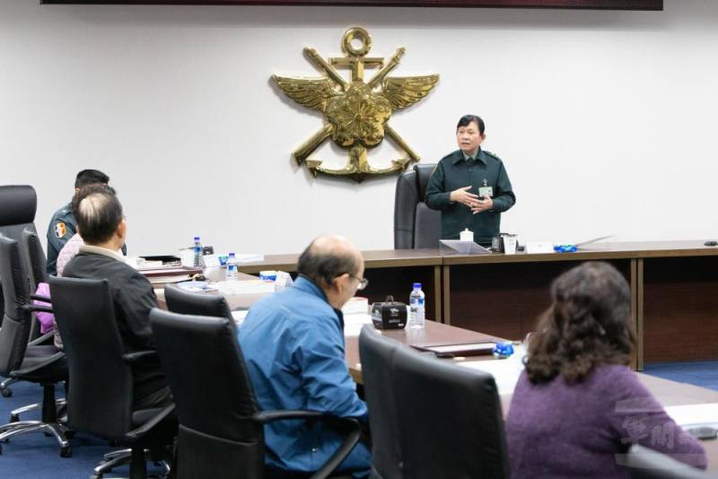 政戰局陳局長主持權保會議。（軍聞社記者呂尚俞攝）