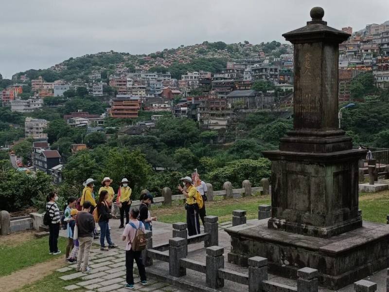 新北黃金博物館推出「新北市文化行旅」邁入第13年，由館內志工精選出3條秘境路線，深度探訪地方人文風情，即日起開放報名。（黃金博物館提供）