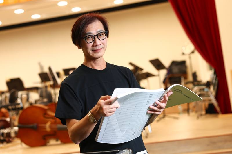 衛武營原創節目「大玩樂家」製作人劉慕堯（圖）出身流行樂壇，透過自身的古典音樂素養，拉近流行樂與古典樂的距離。