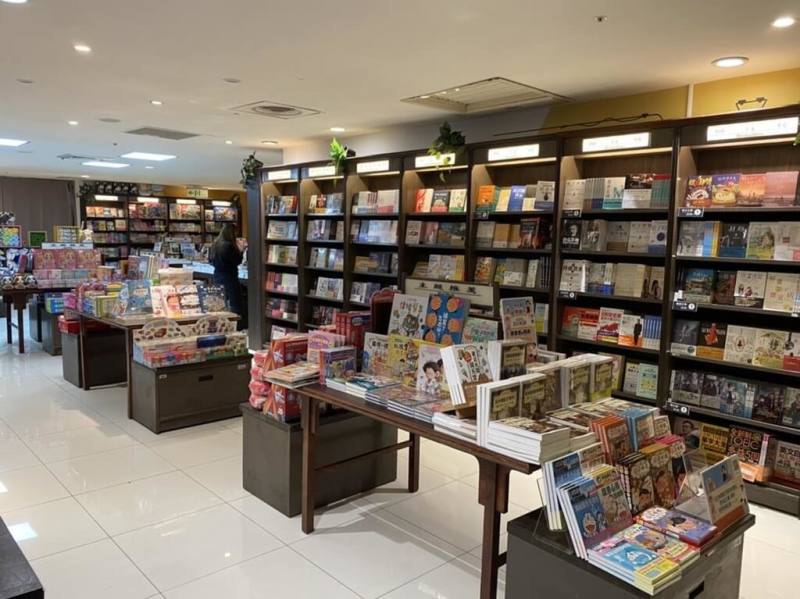 金石堂書店8日重回台北天母商圈、進駐大葉高島屋百貨並開幕，天母店也推出各項優惠，盼繼續灌溉閱讀種子。（金石堂提供）