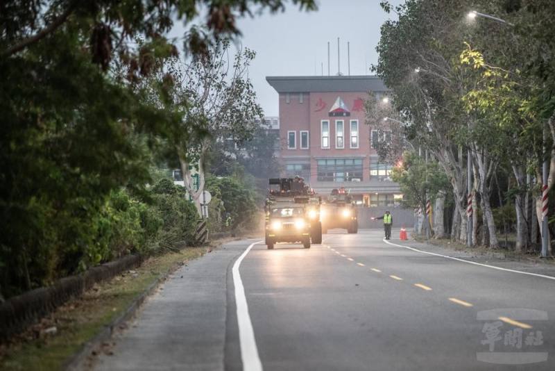 陸軍裝甲第564旅聯兵一營14日實施戰備偵巡訓練