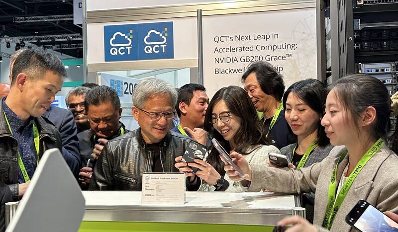輝達執行長黃仁勳在GTC大會期間，在展場與多家台灣廠商互動熱絡。在矽谷台灣人餐會上，他也感謝台灣廠商一路陪伴輝達成長，「台灣拯救了輝達」。