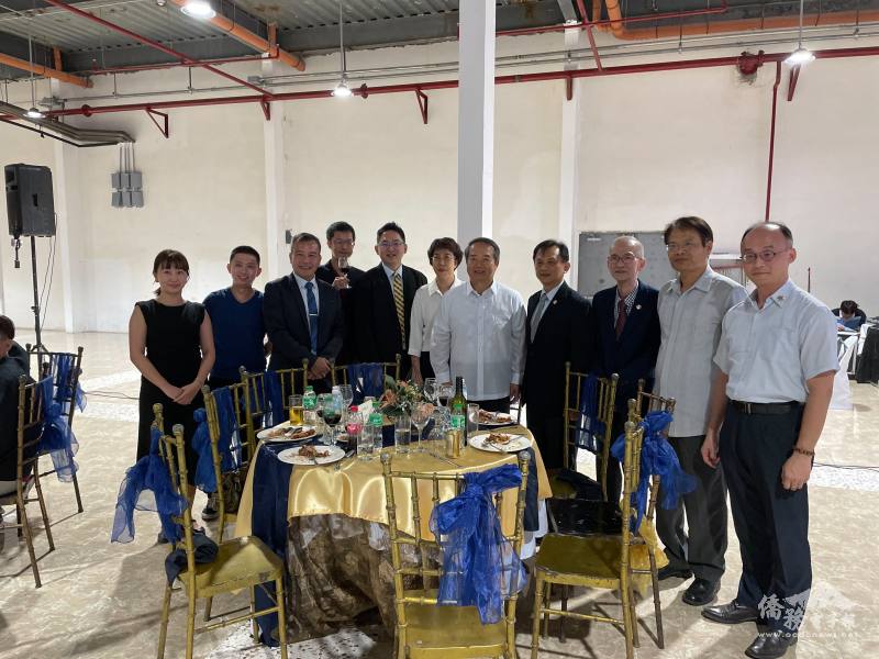 周民淦偕同同仁出席活動