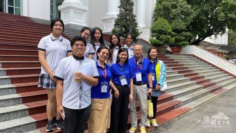 比賽前勉參加學生與校內師長合影