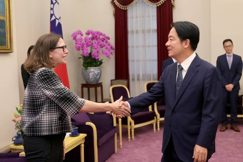 副總統接見美國在台協會主席羅森柏格