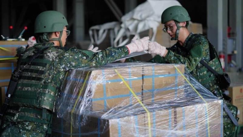 官兵進行戰鬥打板。（陸軍4支部提供）