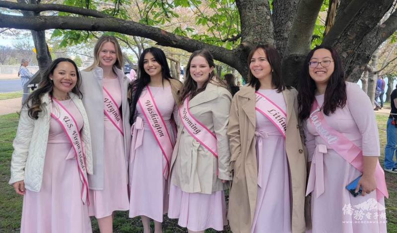 臺灣櫻花小姐與各州公主合影