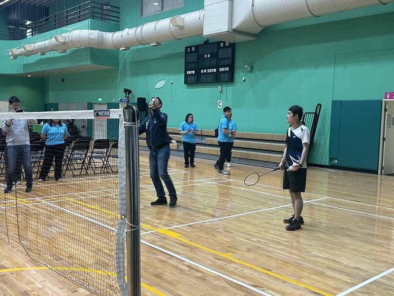 台北市文山運動中心8日重新開幕，市府體育局介紹，場館改建後新增3大亮點，包含能夠記錄球員的揮拍軌跡、速度及殺球次數的智能羽球場。