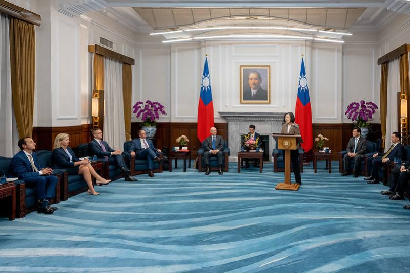 President Tsai delivers remarks.