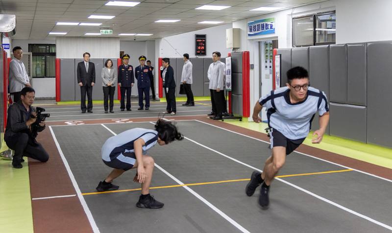 總統視察學員演訓場地