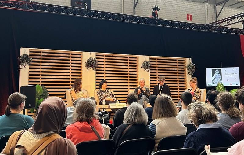 Taiwanese mangaka Chang Sheng engage with audience members and fan during a panel at the 2024 Foire du Livre de Bruxelles (Brussels Book Fair). Photo courtesy of Taiwan Creative Content Agency